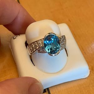 NEW 14KW Oval Swiss Blue Topaz w/Dia. Ring